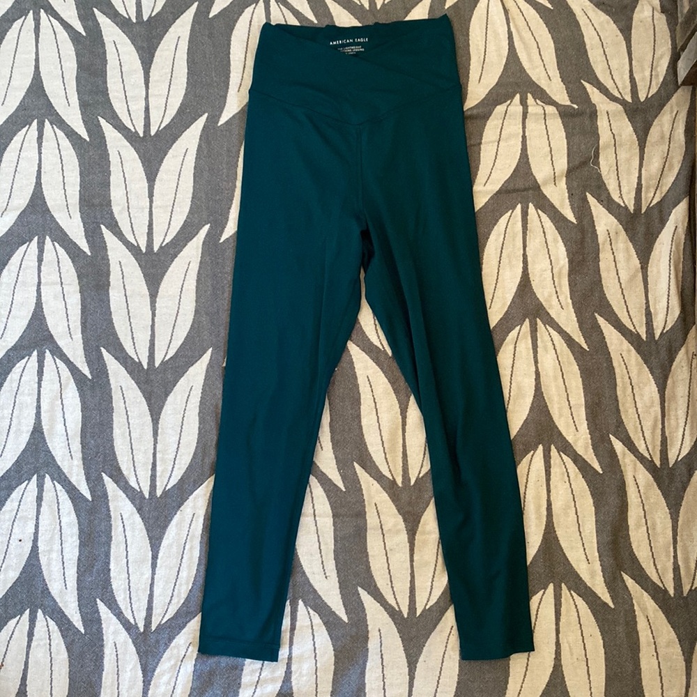 American Eagle 7/8 olive crossover leggings